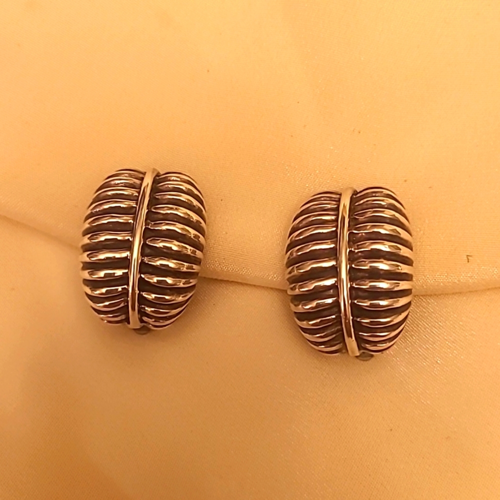 sterling silver ribbed hoops